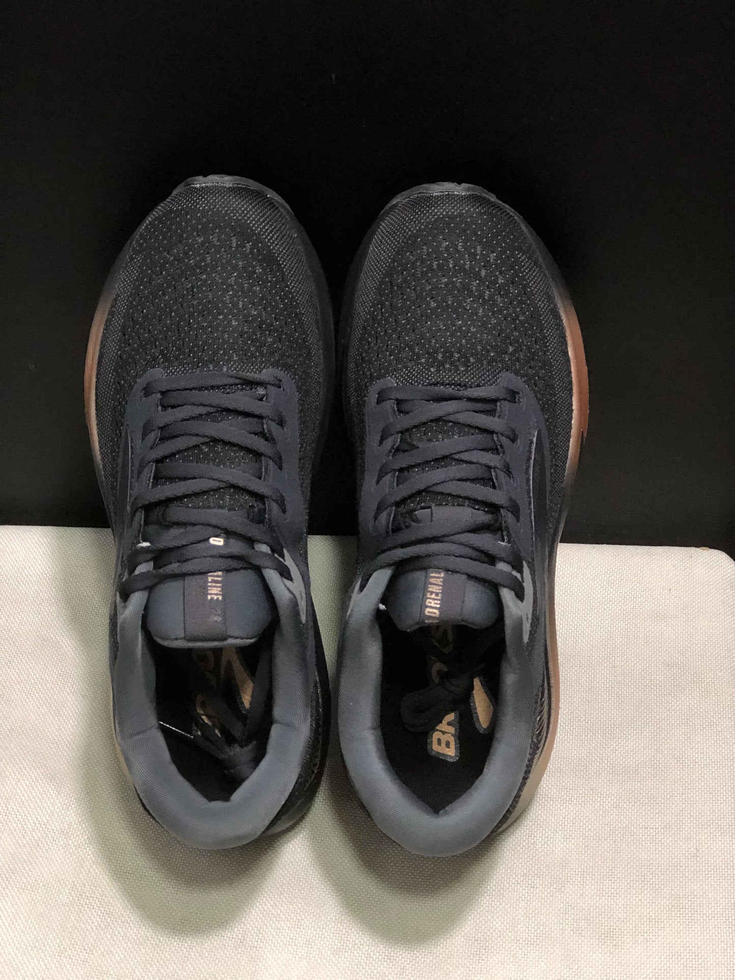 high quality_Brooks Adrenaline GT Casual Sneakers Cushioning Anti-slip and Comfortable Men's & Women’s Sport shoes Running Shoe