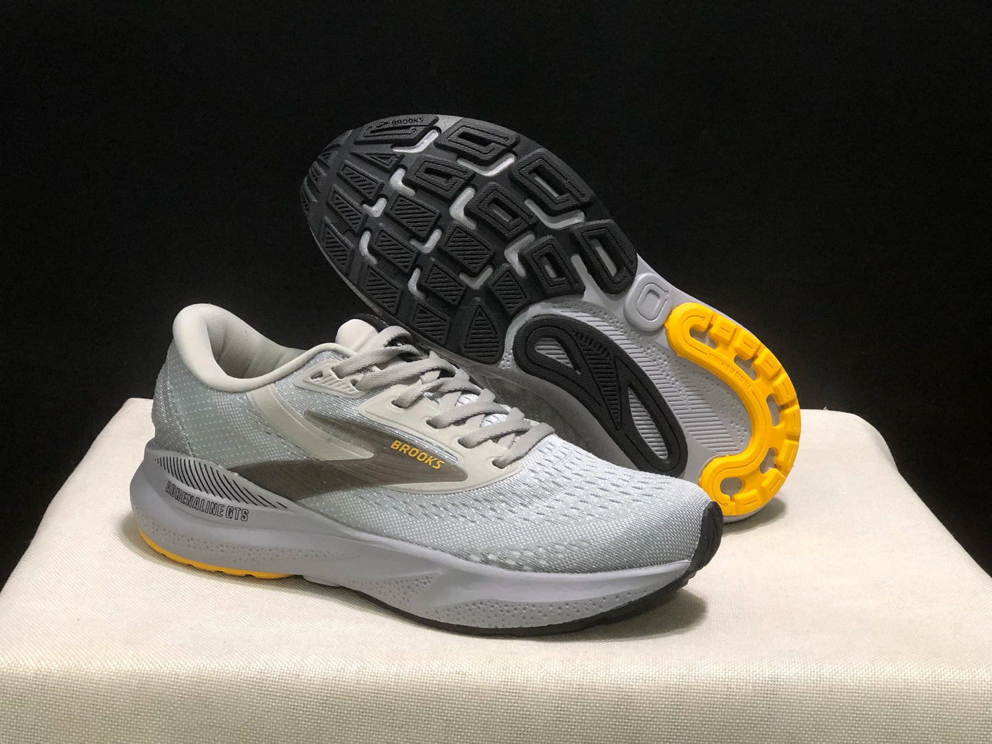 high quality_Brooks Adrenaline GT Casual Sneakers Cushioning Anti-slip and Comfortable Men's & Women’s Sport shoes Running Shoe