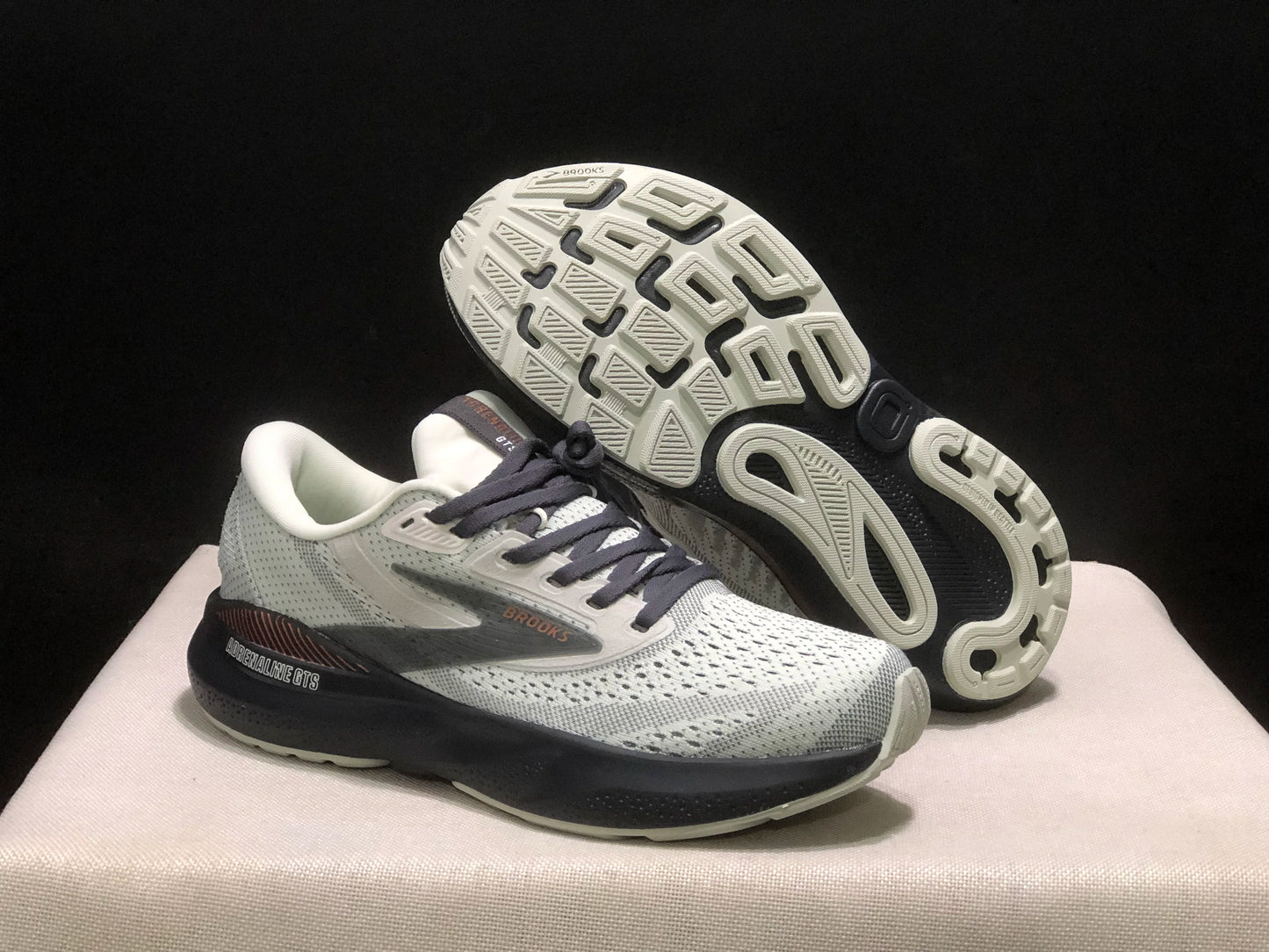 high quality_Brooks Adrenaline GT Casual Sneakers Cushioning Anti-slip and Comfortable Men's & Women’s Sport shoes Running Shoe